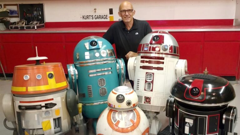 これはすごい！スターウォーズの木製ドロイドづくりに情熱を捧げる男性