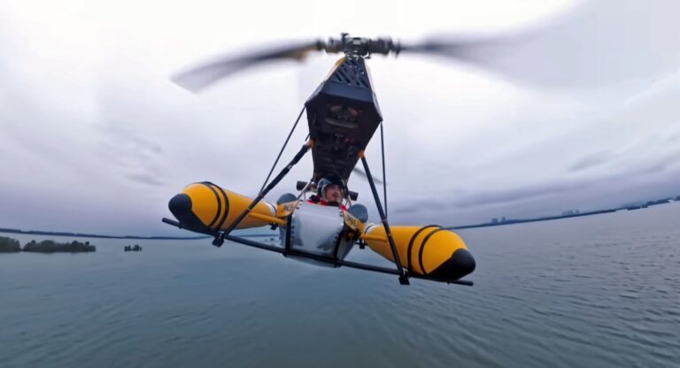 折りたたみ式で水上への離着陸可能、車のトランクに積める垂直離着陸機が登場