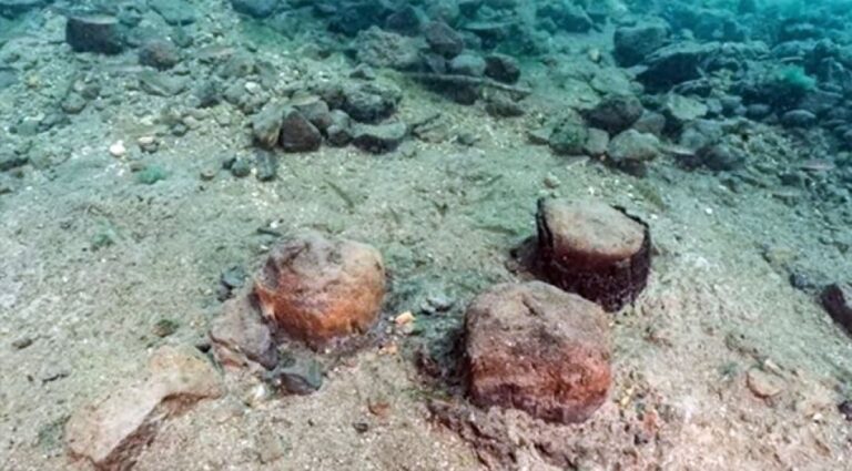 3000年の眠りからよみがえる、イタリアの湖に沈んだ村