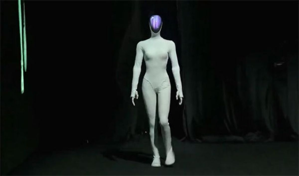 人間味が過ぎる！スムーズに歩行し、性別も体型も選べるヒューマノイドロボットが登場