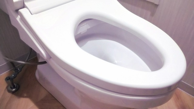 公共施設のトイレ便座の「ゴム」63個なくなる窃盗事件が発生！！　一体何を……