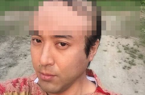 【画像】俳優・ムロツヨシさん（49歳）、突然頭部が寂しい衝撃のヘアスタイルを公開してネット動揺！　「散らかしてますね」「えっいつの間に」