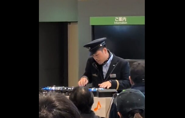 駅員が駅でDJしてる！？　話題の駅員DJが実はマジですごい人だった
