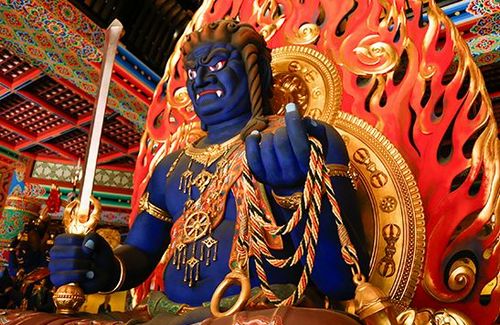 【画像】寺の運営「不動明王像が持つ剣がない。このままじゃお正月迎えられない…せや！」　→　代わりにアレを持たせてしまい、一気に美少女フィギュア化してしまうｗｗｗ