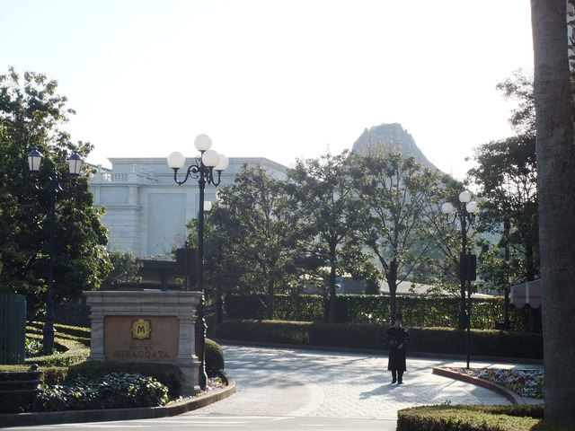 【速報】東京ディズニーシーのミラコスタ宴会場に刃物男侵入 → 元従業員の中国籍30代男を逮捕　舞浜から逃走の末、川崎で身柄確保