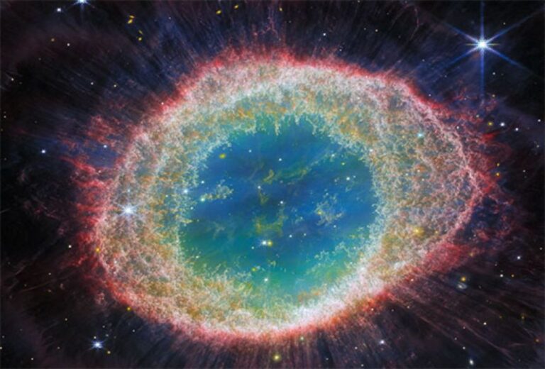 環状星雲M57に謎の構造を発見。最新観測で判明した「鉄の棒」の正体