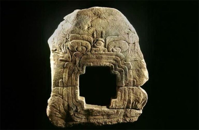 バラバラに砕かれた「冥界の入口」オルメカの巨像、メキシコ帰還を支えた舞台裏