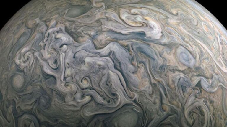 木星深部に、予想をはるかに超えた酸素が存在する可能性