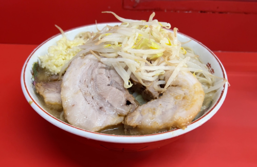 ラーメン二郎「また近所の方から当店のお客さんが嘔吐しているとのお知らせがありました。怒ったりはしないので無理そうなら残してください」
