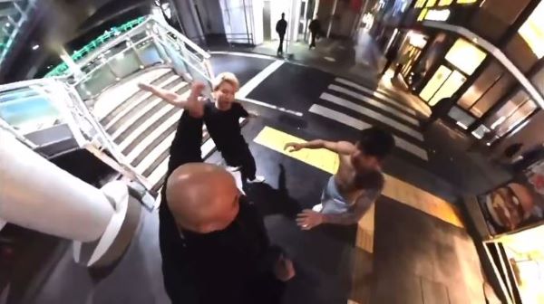 【動画】おじさん、迷惑ヤンキー2人をビンタで成敗→その正体がヤバすぎたｗｗｗｗｗｗｗｗｗ