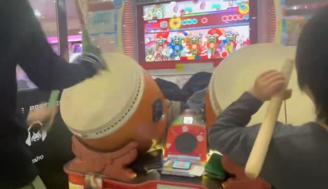 激うまプレイヤーが『太鼓の達人』してる最中に子供が乱入 → とんでもないことになるｗｗｗｗｗ
