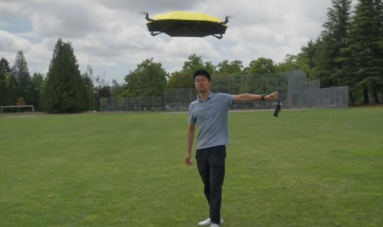 自動追尾型の空飛ぶ傘がついに完成！